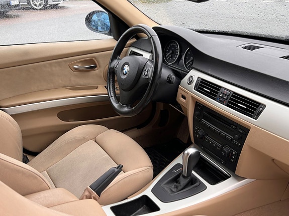 BMW 330i 8 of 8