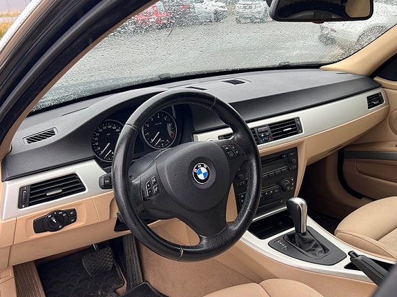 BMW 330i 5 of 8