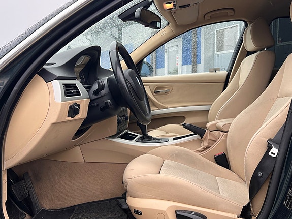 BMW 330i 6 of 8