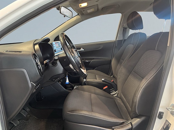 Kia Picanto 13 of 22
