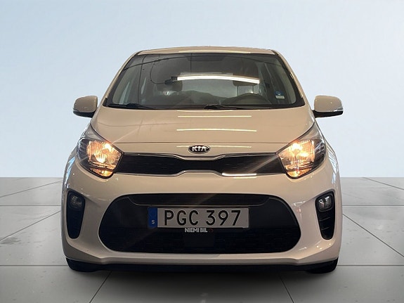 Kia Picanto 2 of 22