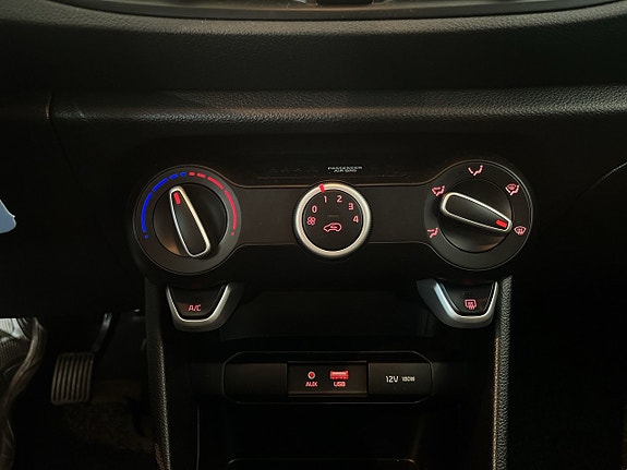 Kia Picanto 15 of 22