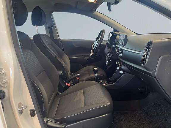 Kia Picanto 10 of 22