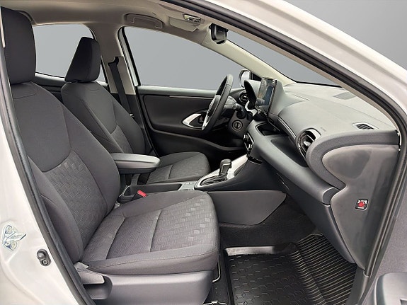 Toyota Yaris 8 of 23