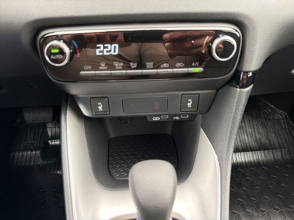 Toyota Yaris 19 of 23