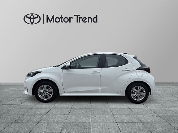 Toyota Yaris 4 of 23