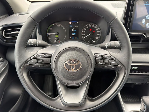 Toyota Yaris 16 of 23