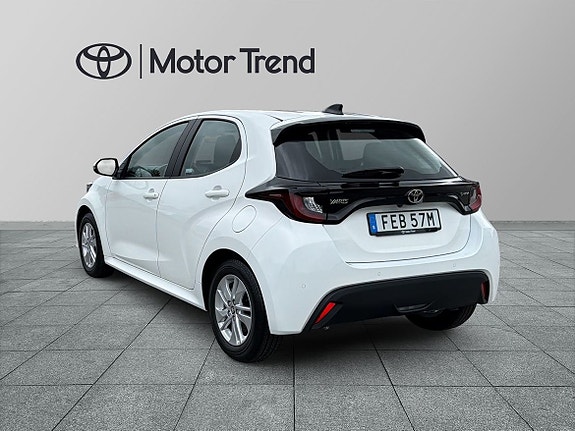 Toyota Yaris 3 of 23