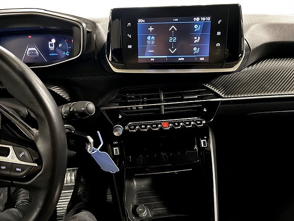 Peugeot 208 12 of 19
