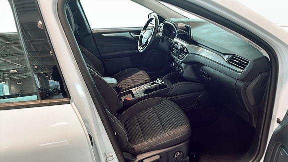 Ford Kuga 3 of 9