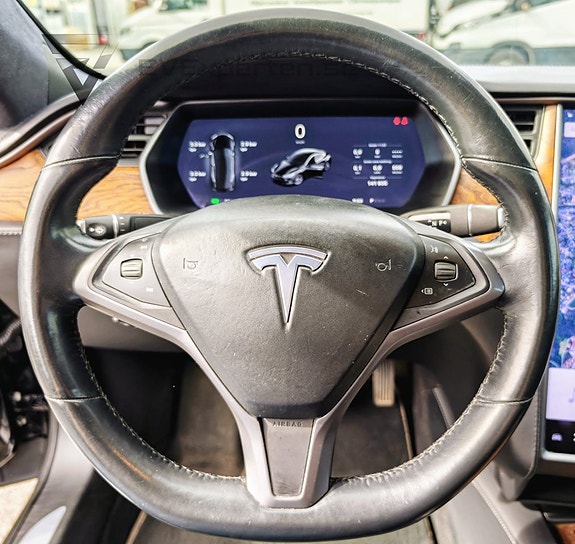 Tesla Model S 17 of 27