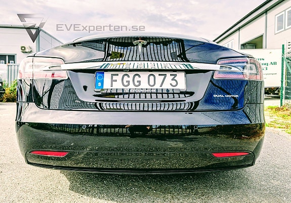 Tesla Model S 9 of 27