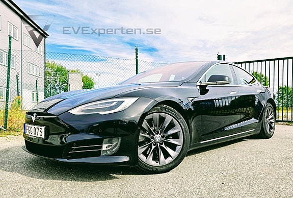 Tesla Model S 3 of 27