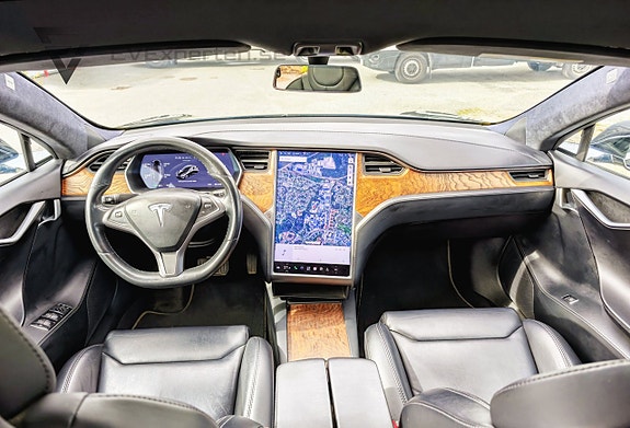 Tesla Model S 14 of 27