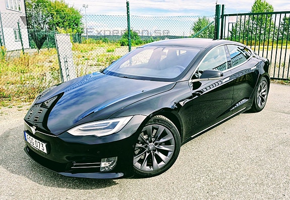 Tesla Model S 4 of 27