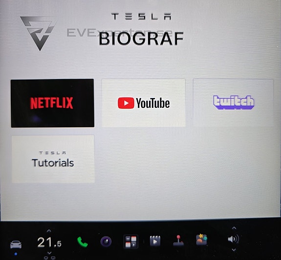 Tesla Model S 23 of 27