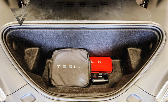 Tesla Model S 11 of 27