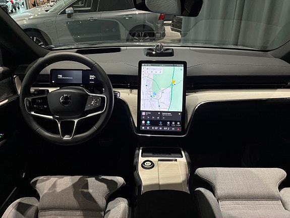 Volvo EX90 17 of 20