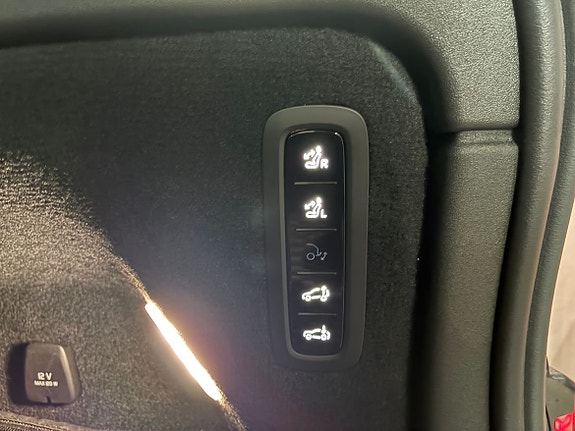 Volvo EX90 16 of 20