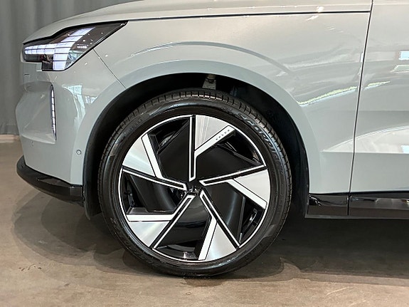Volvo EX90 7 of 20