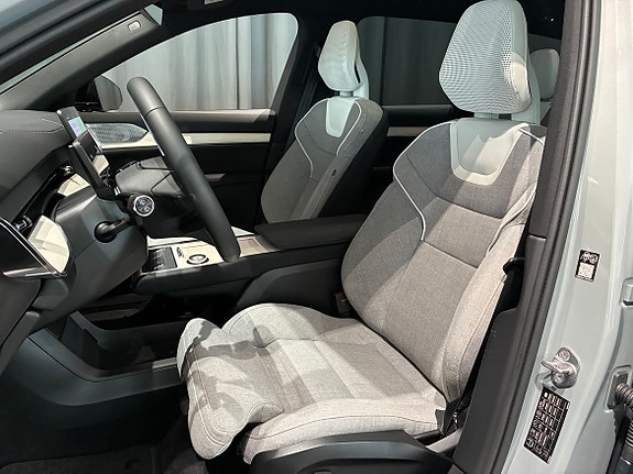 Volvo EX90 8 of 20