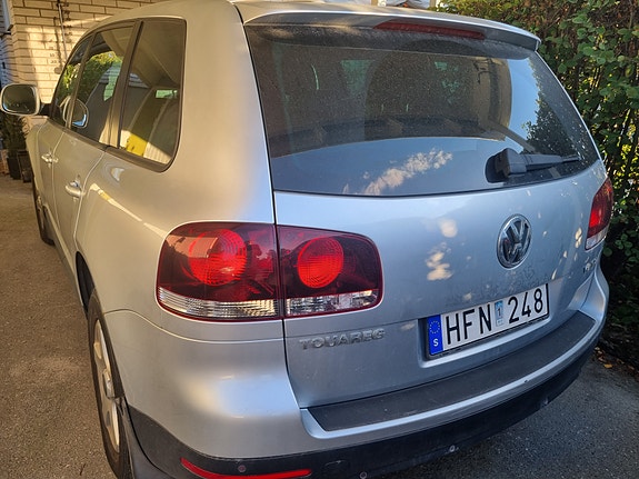 Volkswagen Touareg 2 of 7
