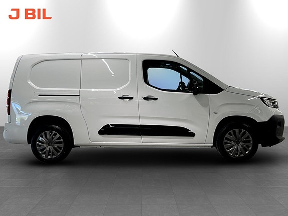 Peugeot Partner 2 of 16