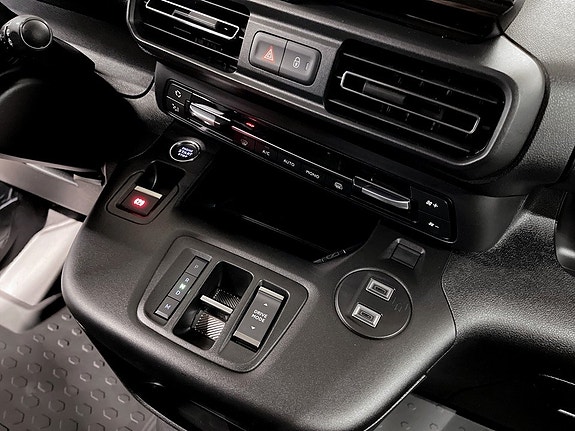 Peugeot Partner 12 of 16
