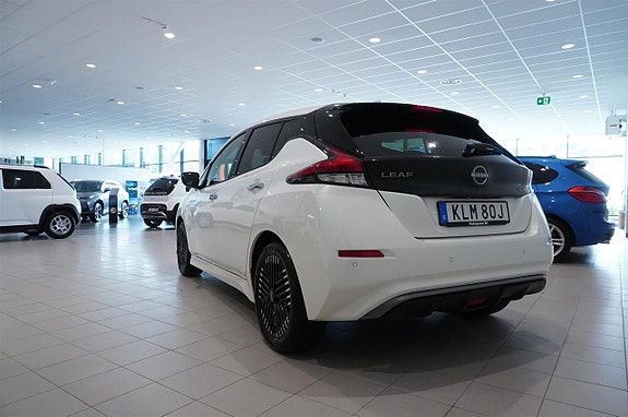 Nissan Leaf 4 of 12