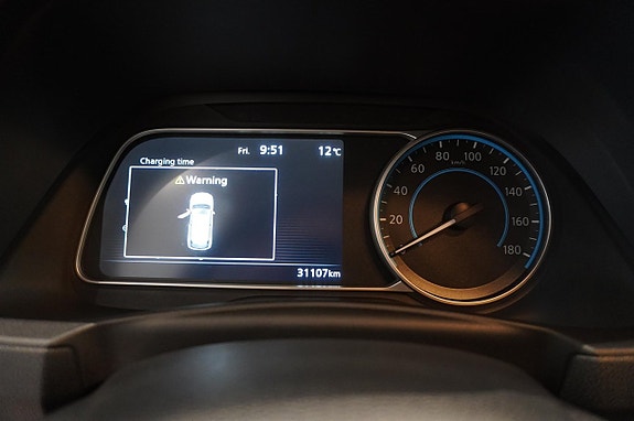 Nissan Leaf 11 of 12