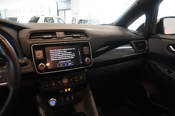Nissan Leaf 7 of 12