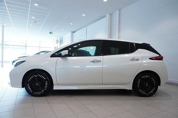 Nissan Leaf 3 of 12