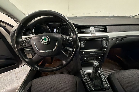 Skoda Superb 18 of 30