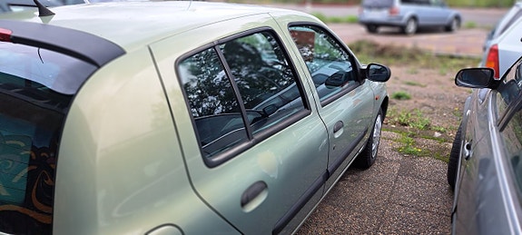 Renault Clio 3 of 6