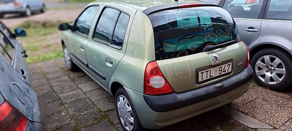 Renault Clio 2 of 6