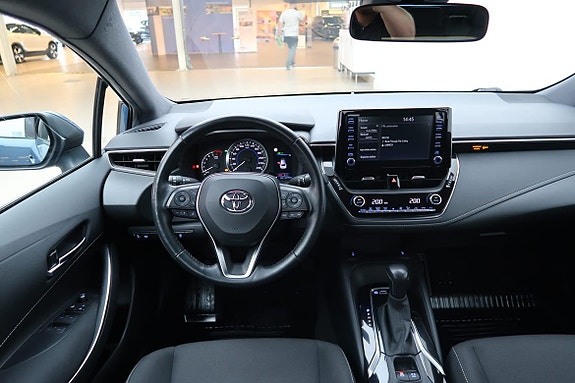 Toyota Corolla 6 of 12