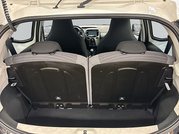 Toyota Aygo 10 of 14