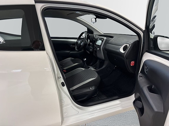 Toyota Aygo 6 of 14