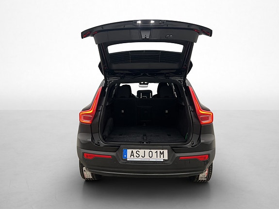 Volvo XC40 27 of 30