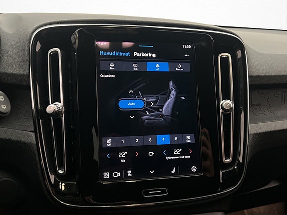 Volvo XC40 21 of 30