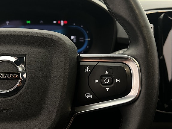 Volvo XC40 17 of 30