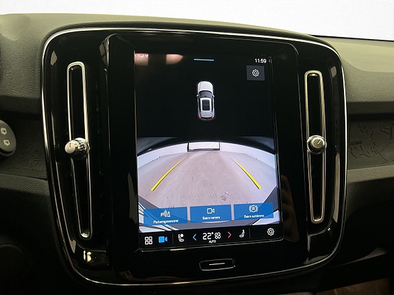 Volvo XC40 18 of 30