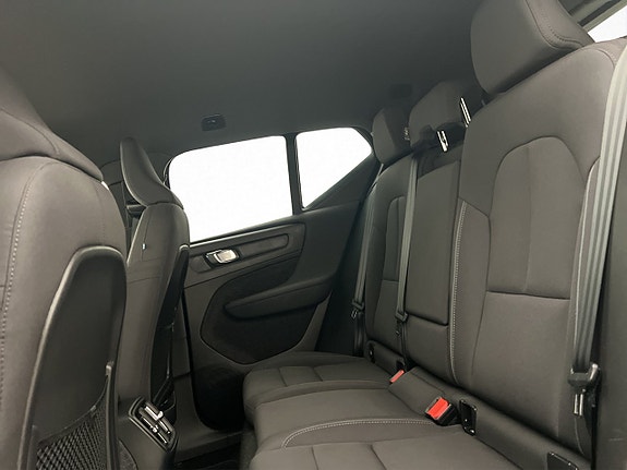 Volvo XC40 28 of 30