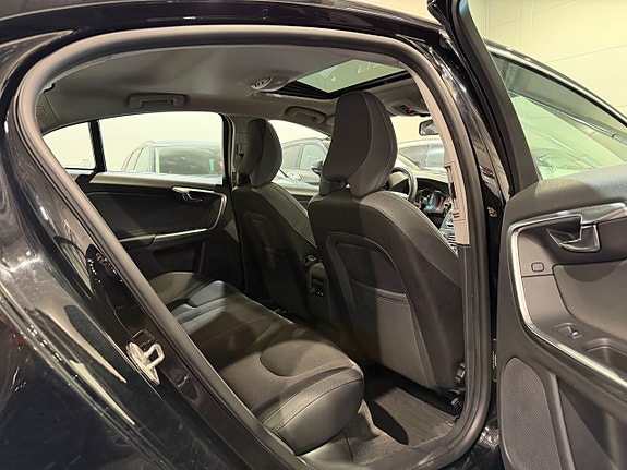 Volvo S60 11 of 20