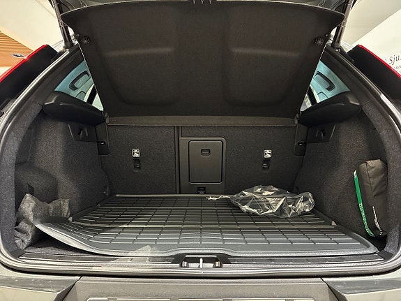 Volvo EX40 13 of 16