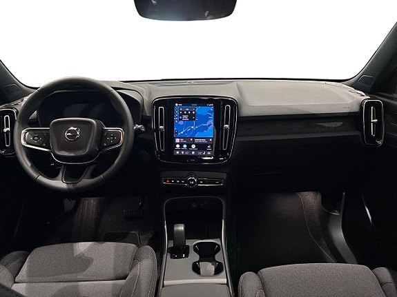 Volvo EX40 5 of 16