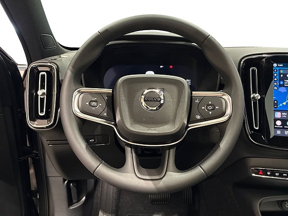 Volvo EX40 10 of 16