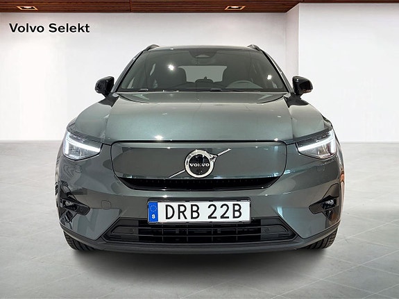 Volvo EX40 8 of 16