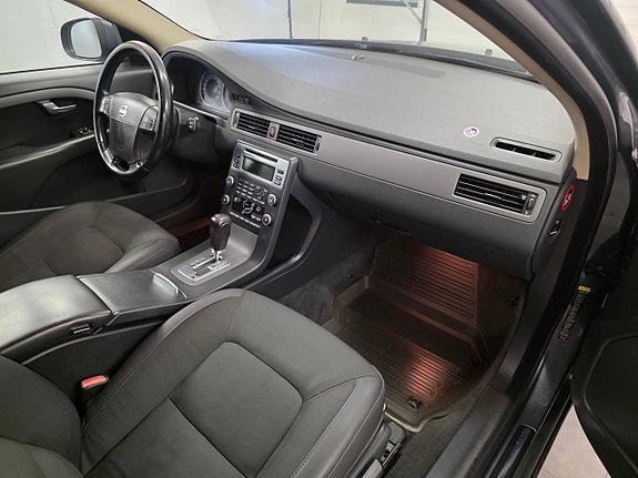Volvo V70 6 of 9