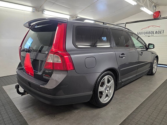 Volvo V70 3 of 9